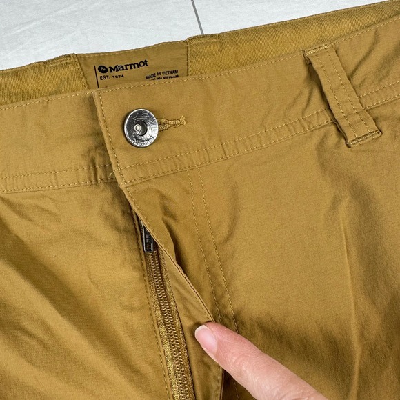 Marmot Shorts Mens 40 Tan Brown Zip Cargo Pocket Hiking Outdoor Trail Trek Walk - Picture 4 of 11